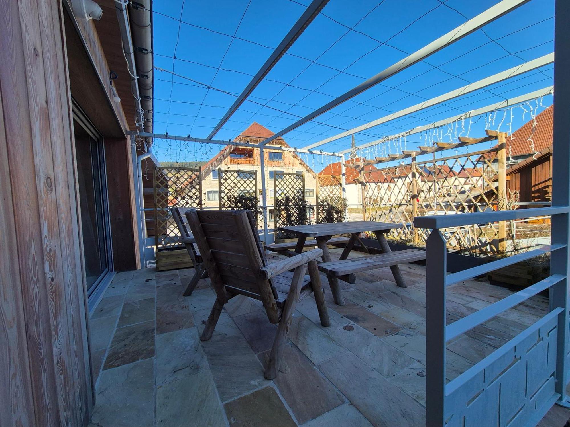 Orchamps-Vennes Del Vino Bar A Vin & Guitares Appartement Sauna Terrasse Garage المظهر الخارجي الصورة